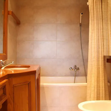 Apartment Central & Spacious | Ambassadeurs A